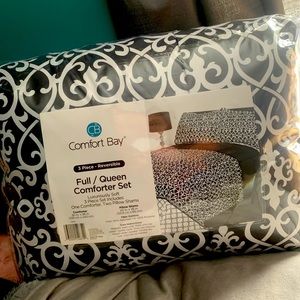 Full/Queen 3 piece Comforter set